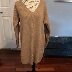 Madewell V-Neck Ribbed Sweater in Tan